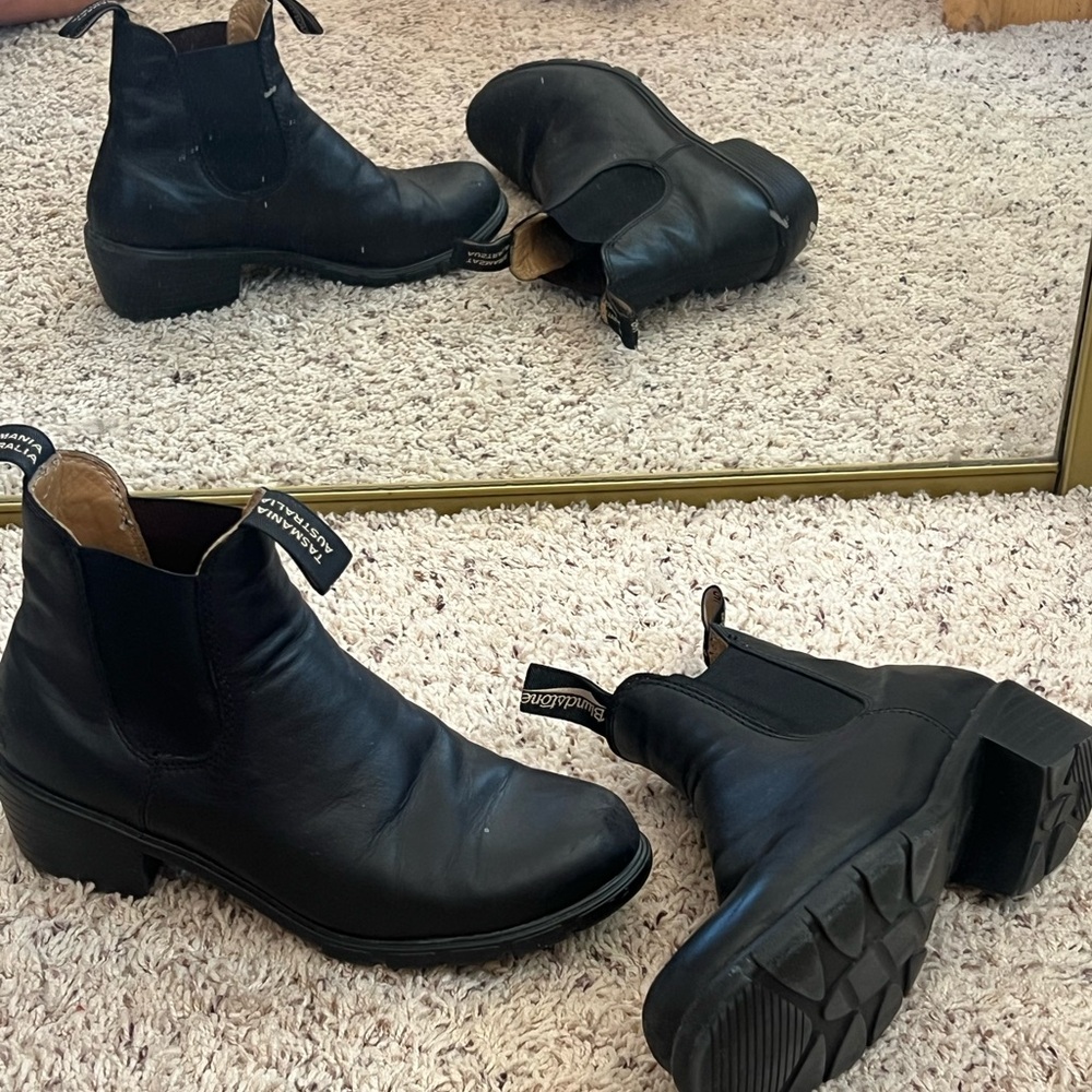 Blundstone Black Leather Ankle Booties
